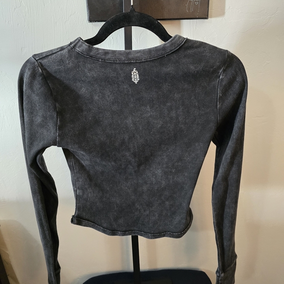 Free People Women's Black Long Sleeve Top - Picture 3 of 5